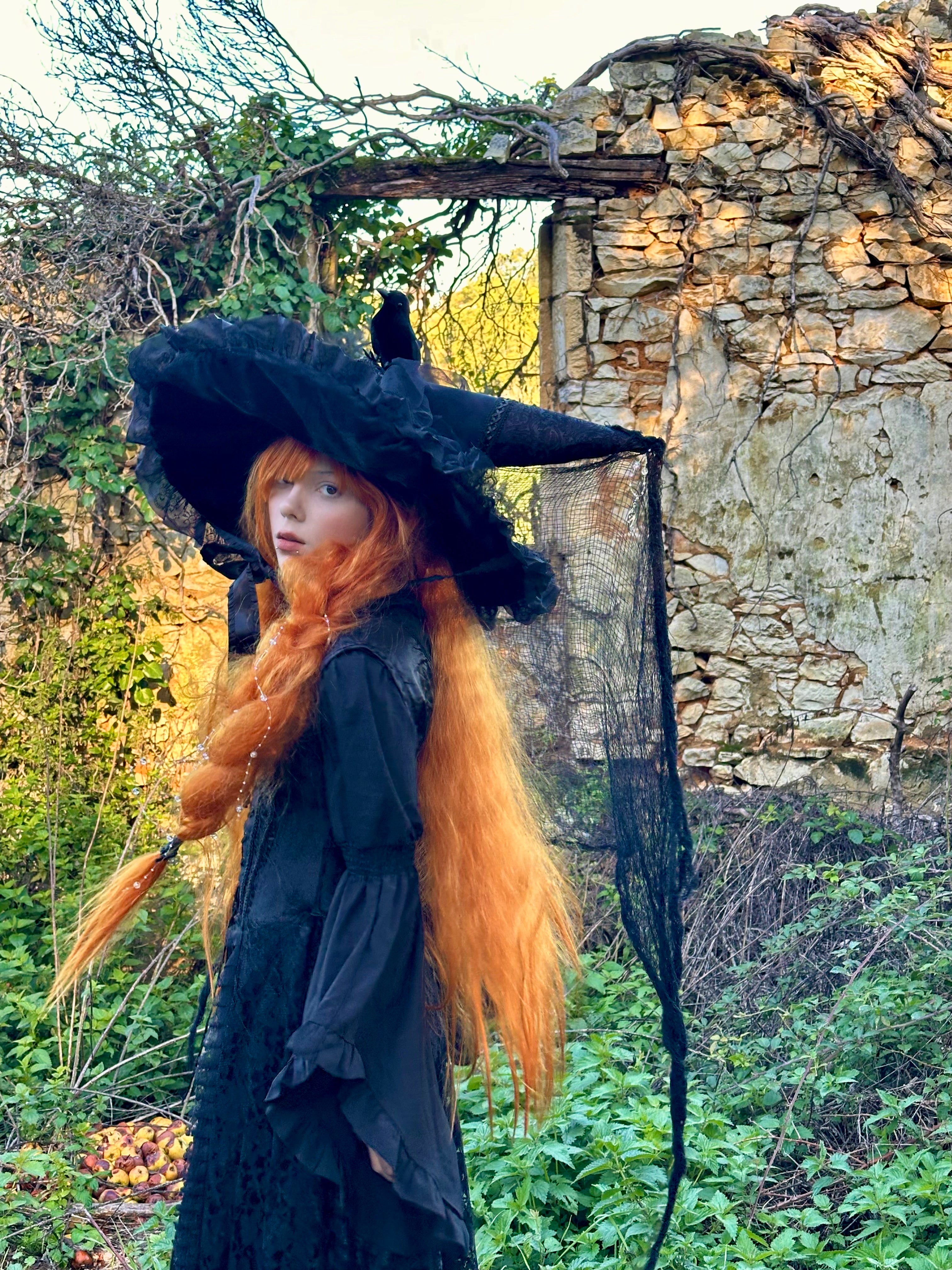 Samhain Hennin